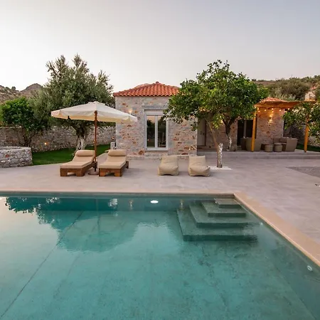 Mani Luxury With Private Pool Villa *